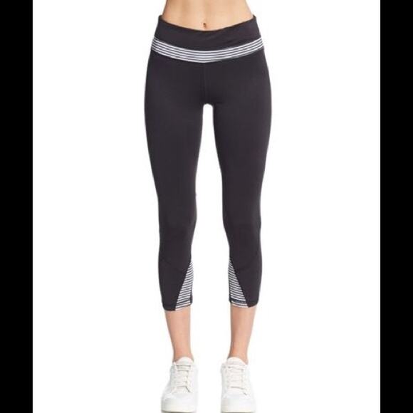 BLUE Saks Fifth Avenue Black Capri Ankle Athletic Pants Medium - Picture 1 of 5